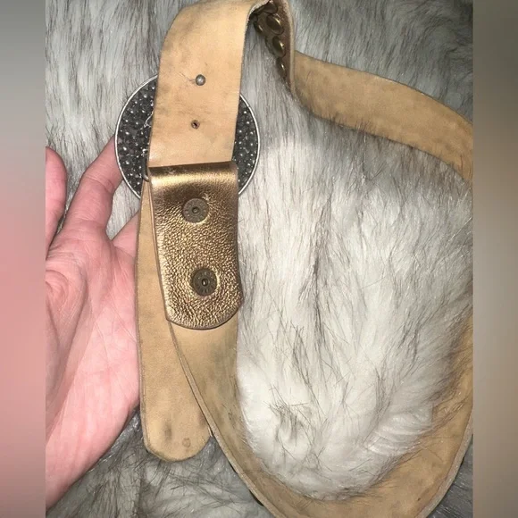 Bridget Shuster Studded Peace Sign Belt - Picture 4 of 6